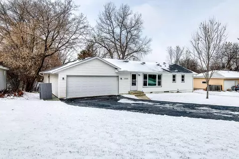 13820 Steven Rd, Burnsville, MN 55337