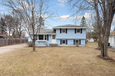 121 Yoho Dr, Anoka, MN 55303