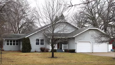1108 Nokomis St, Alexandria, MN 56308