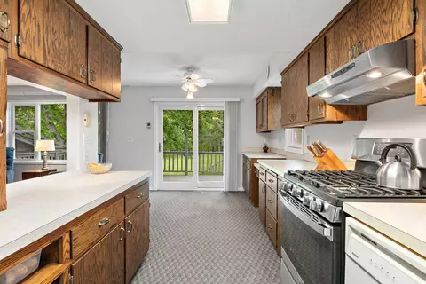 5870 Main St W, Maple Plain, MN 55359 photo 10