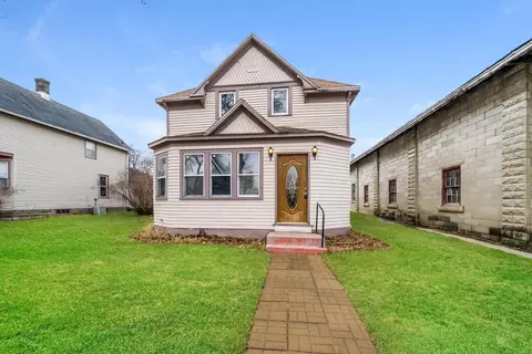 916 1st Ave, Gibbon, MN 55335