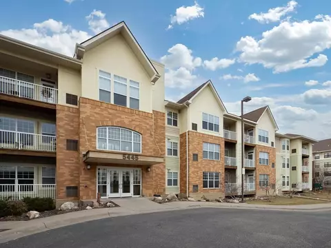 5445 Boone Ave N #104, New Hope, MN 55428