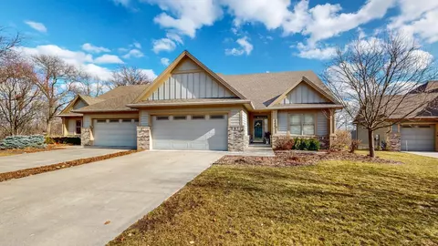 548 Fox Chase Rd SW, Rochester, MN 55902