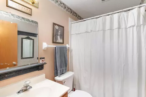 Bath - 13625 Prairie Ct, Becker, MN 55308 photo 2 of 3