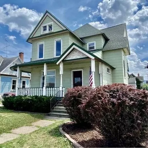 227 W 4th St, Winona, MN 55987