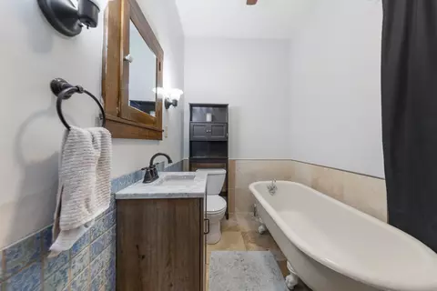 Bath - 128 6th Ave NW, Faribault, MN 55021 photo 2 of 2