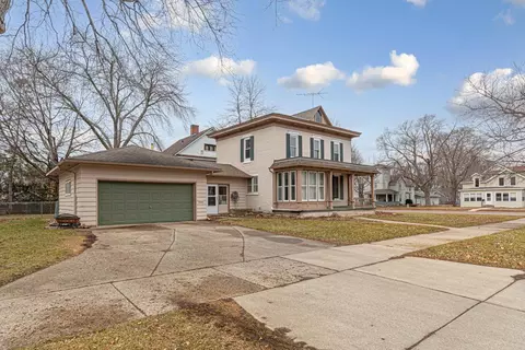 Exterior - 128 6th Ave NW, Faribault, MN 55021 photo 2 of 7