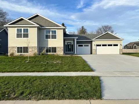 1301 15th St NE, Kasson, MN 55944