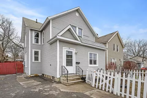 901 Wells St, Saint Paul, MN 55106