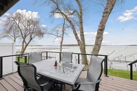 424 E Lake St, Waconia, MN 55387