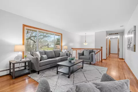 2142 3rd St NW, New Brighton, MN 55112