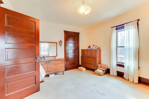 Bedroom - 828 3rd Ave NW, Faribault, MN 55021 photo 3 of 7