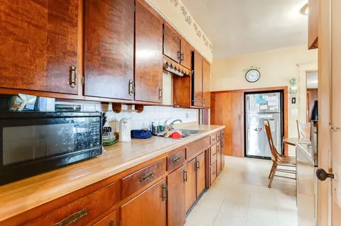 Kitchen - 828 3rd Ave NW, Faribault, MN 55021 photo 3 of 4