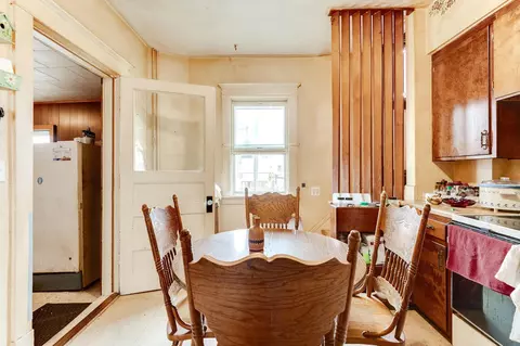 Dining - 828 3rd Ave NW, Faribault, MN 55021 photo 3 of 4