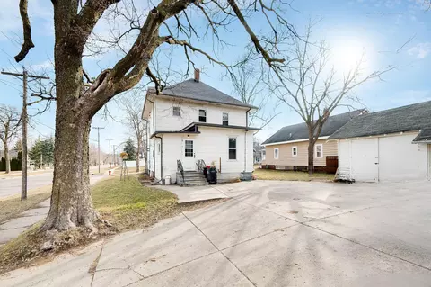 Exterior - 828 3rd Ave NW, Faribault, MN 55021 photo 5 of 6