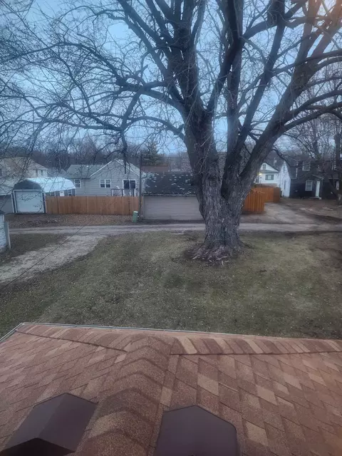 Exterior - 512 Saint Thomas Ave, Albert Lea, MN 56007 photo 12 of 13