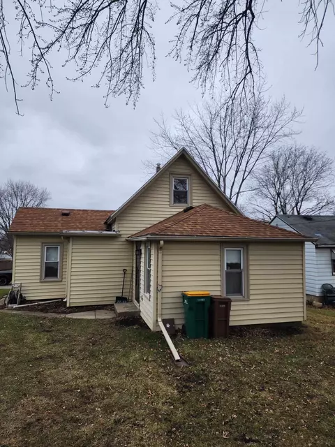 Exterior - 512 Saint Thomas Ave, Albert Lea, MN 56007 photo 7 of 13