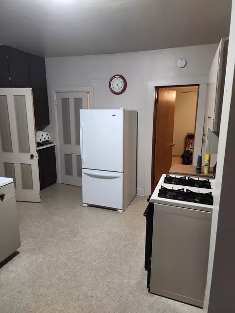 Kitchen - 512 Saint Thomas Ave, Albert Lea, MN 56007 photo 2 of 3