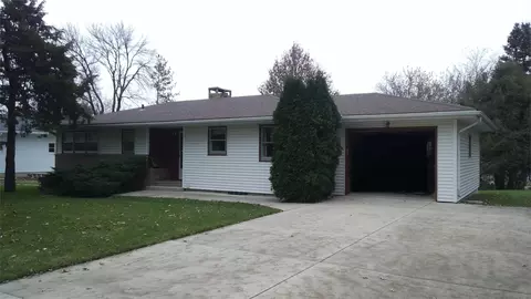 1105 Pinehill Dr, Albert Lea, MN 56007