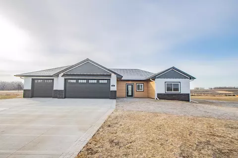 968 Sterling Ave, Worthington, MN 56187