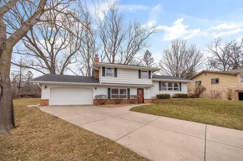 10628 Utica Rd, Bloomington, MN 55437