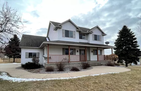 101 Sunrise Trl, Sauk Centre, MN 56378
