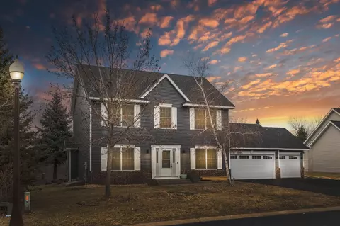 1450 Wakefield Cir, Shakopee, MN 55379