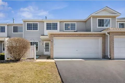 1733 Crestview St, Shakopee, MN 55379