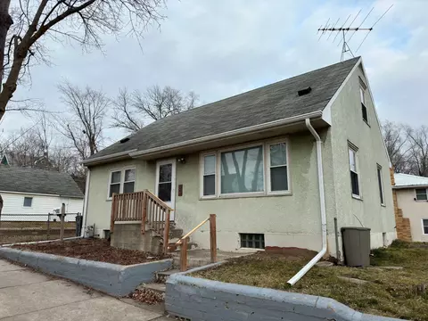 580 Cypress St, Saint Paul, MN 55106