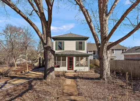 1221 3rd St S, Stillwater, MN 55082