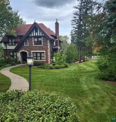 3102 E 1st St, Duluth, MN 55812