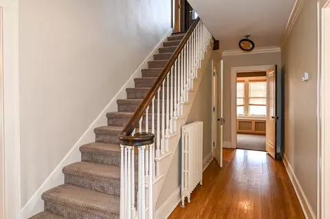 Entry Way - 3102 E 1st St, Duluth, MN 55812 photo 3 of 5