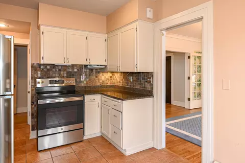 Kitchen - 3102 E 1st St, Duluth, MN 55812 photo 1 of 3