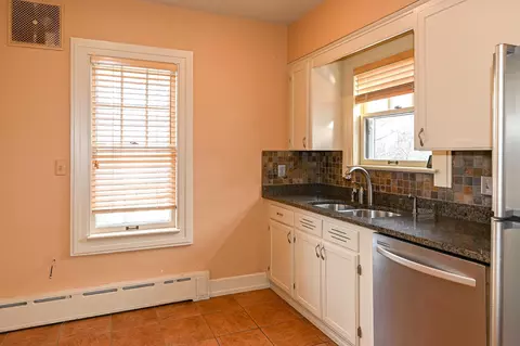 Kitchen - 3102 E 1st St, Duluth, MN 55812 photo 2 of 3