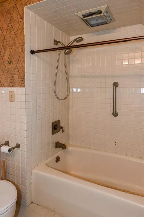 Bath - 3102 E 1st St, Duluth, MN 55812 photo 3 of 4