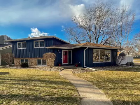 100 Circle Dr, Marshall, MN 56258