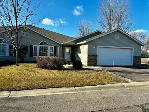 152 Oxford Path, Mankato, MN 56001