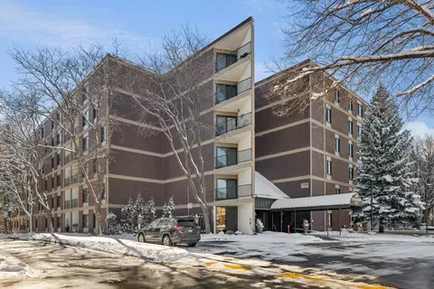 7220 York Ave S #503, Edina, MN 55435