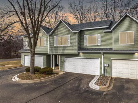 8861 Norway St NW, Coon Rapids, MN 55433