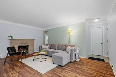 8828 River Ridge Rd, Bloomington, MN 55425