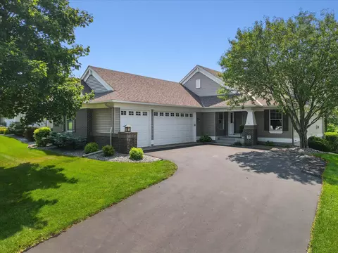 9777 Wedgewood Cir, Woodbury, MN 55125