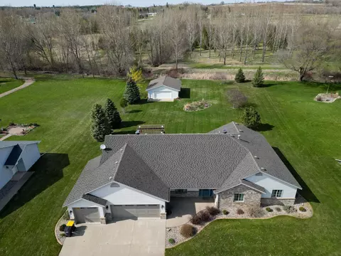 626 E 2nd St, Starbuck, MN 56381