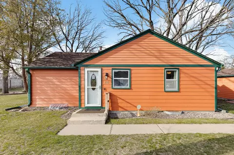 395 107th Ln NW, Coon Rapids, MN 55448