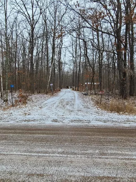 2675 E Wildlife Dr, Brook Park, MN 55007