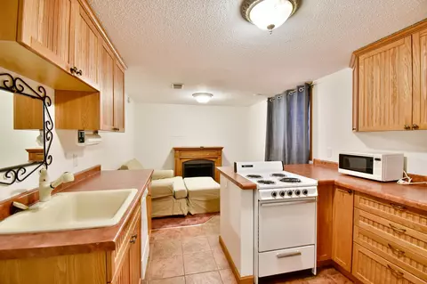 Kitchen - 928 Riverside Dr SE, Saint Cloud, MN 56304 photo 3 of 7