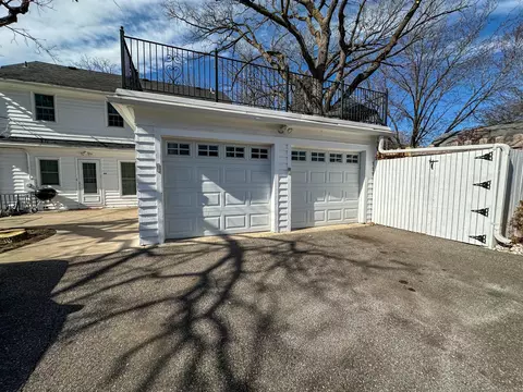 Exterior - 928 Riverside Dr SE, Saint Cloud, MN 56304 photo 5 of 9