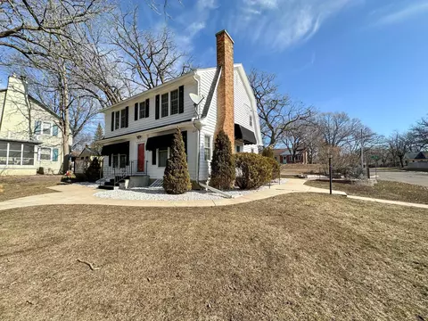 Exterior - 928 Riverside Dr SE, Saint Cloud, MN 56304 photo 3 of 9