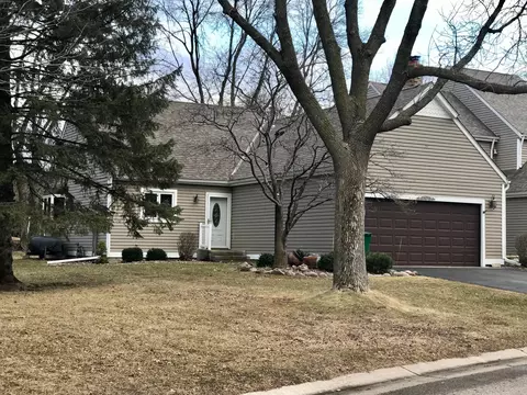865 Towne Cir, Stillwater, MN 55082