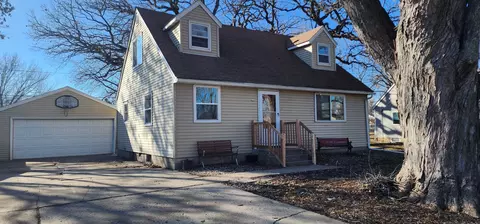 1906 SE Marshall St, Albert Lea, MN 56007