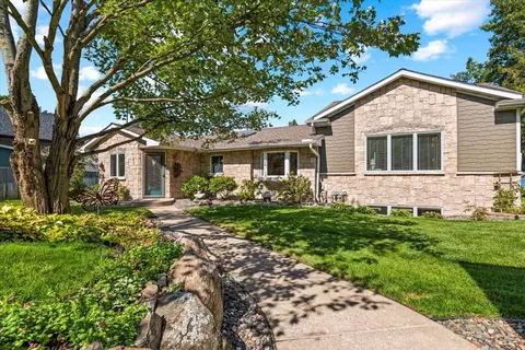 3477 Interlachen Dr NE, Ham Lake, MN 55304